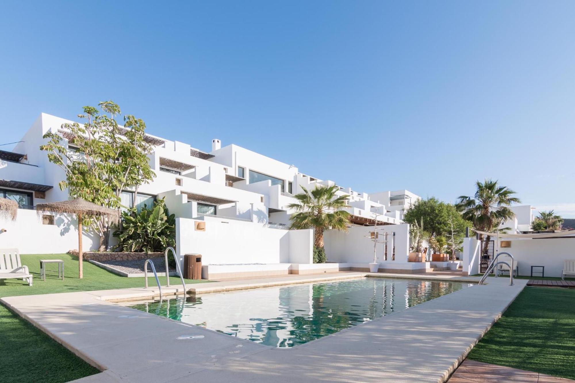 Hotel Calachica لاس نيغراس المظهر الخارجي الصورة